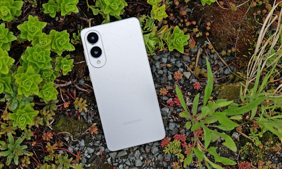 Like the S25 Ultra, the Samsung Galaxy S25 Edge features a titanium frame. 